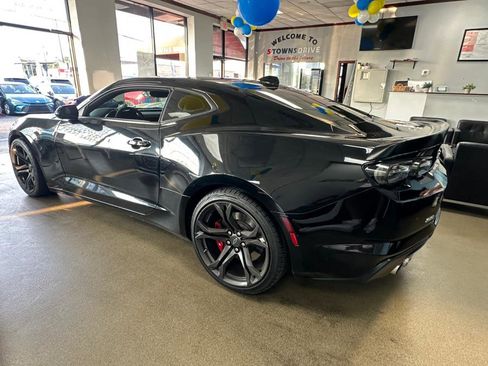Used 2021 Chevrolet Camaro SS image 7