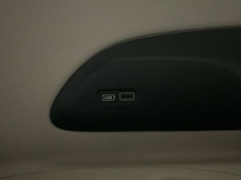 Used 2020 Chrysler Pacifica Touring-L w/ Premium Audio Group FWD image 29