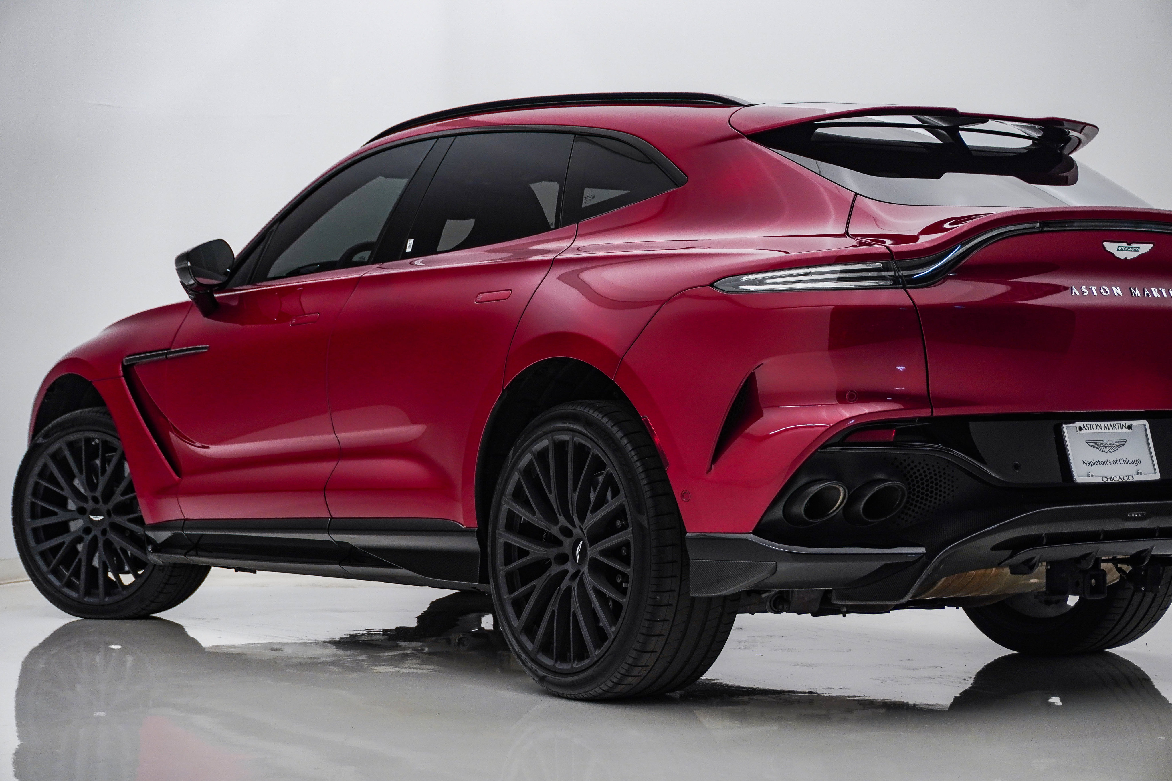 Used 2025 Aston Martin DBX 707 AWD/4WD image 9