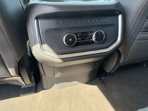 Used 2025 Ford Expedition Active RWD image 23