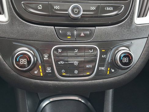 Used 2024 Chevrolet Malibu LT FWD image 16
