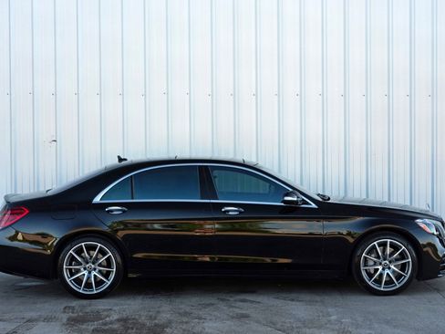 Used 2018 Mercedes-Benz S 560 Sedan w/ AMG Line Exterior image 54