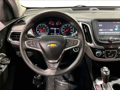 Used 2018 Chevrolet Equinox LS image 8