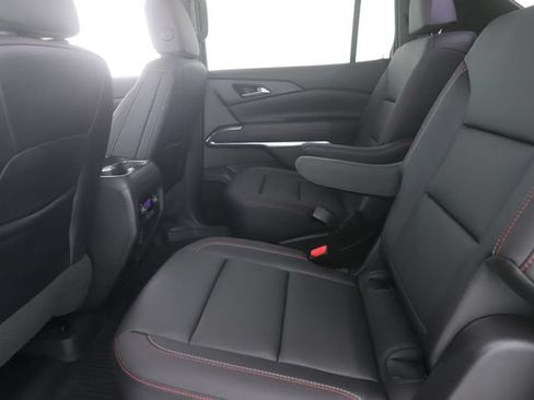 Used 2025 Chevrolet Traverse Z71 w/ LPO, Floor Liner Package AWD/4WD image 25