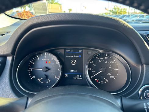 Certified 2022 Nissan Rogue Sport SV image 17