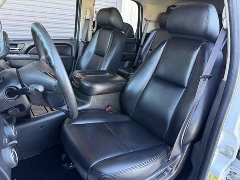 Used 2012 Chevrolet Tahoe 4WD w/ Skid Plate Package image 11