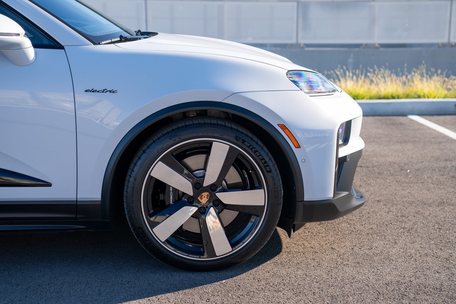 Certified 2026 Porsche Macan GTS Electric AWD/4WD image 9