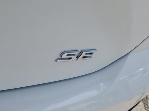 Used 2025 Toyota Camry SE image 27