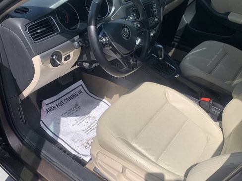 Used 2015 Volkswagen Jetta SE image 8
