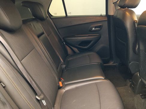 Used 2019 Chevrolet Trax LT w/ LT Convenience Package FWD image 19