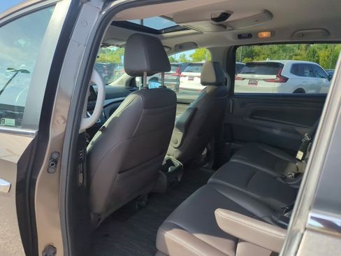 Used 2023 Honda Odyssey Touring image 18