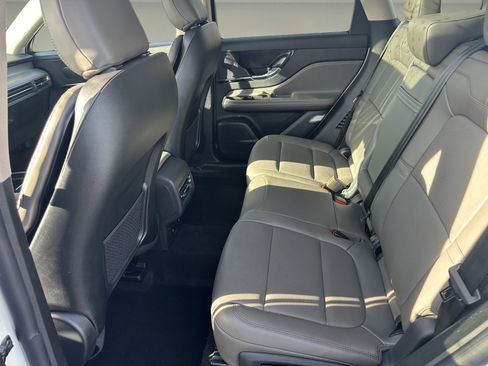 Used 2025 Lincoln Corsair AWD w/ Equipment Group 101A image 8