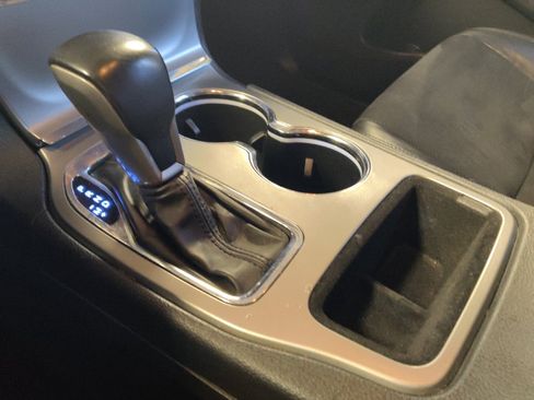 Used 2020 Jeep Grand Cherokee Altitude RWD image 26