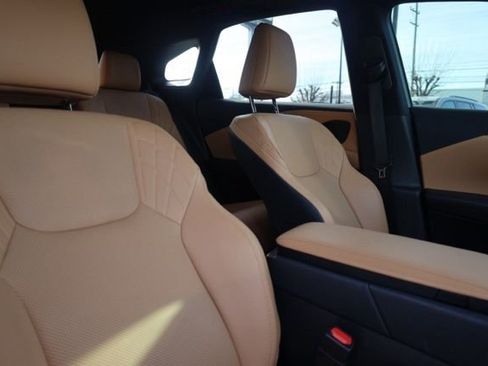 Used 2025 Lexus RX 350 AWD image 38