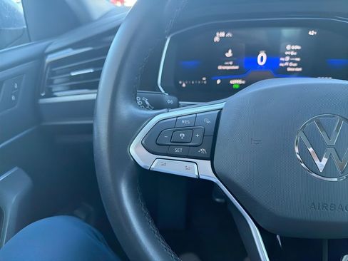 Used 2023 Volkswagen Jetta SE image 17