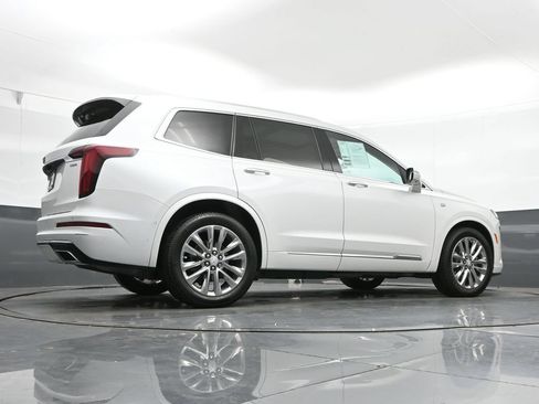 Used 2021 Cadillac XT6 Premium Luxury FWD image 42