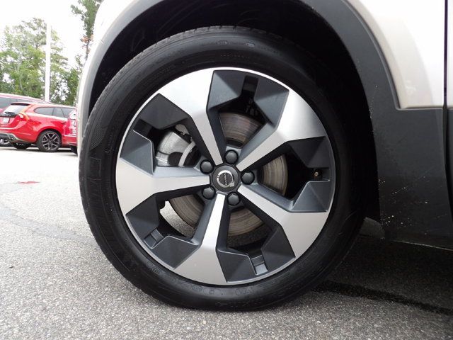 Certified 2024 Volvo XC40 B5 Plus w/ Climate Package AWD/4WD image 29