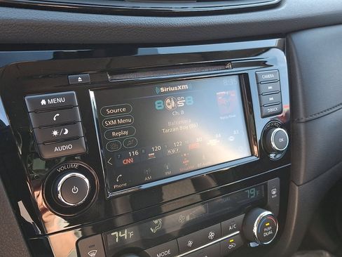 Used 2020 Nissan Rogue SV image 16