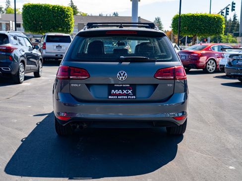 Used 2015 Volkswagen Golf TDI SE FWD image 9