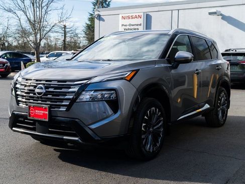New 2026 Nissan Rogue Platinum w/ Tech Package AWD/4WD image 3