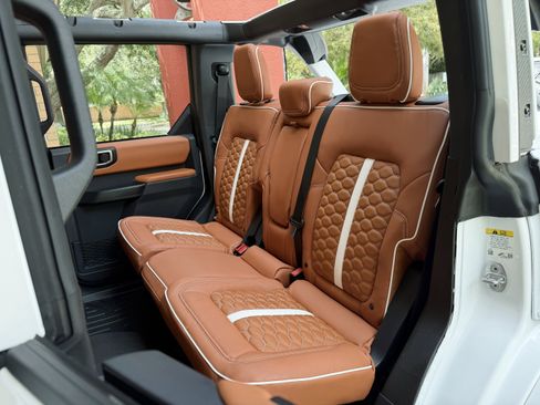 Used 2025 Ford Bronco Outer Banks image 25