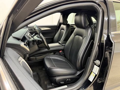 Used 2020 Lincoln MKZ AWD image 18