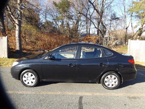 Used 2009 Hyundai Elantra GLS image 2