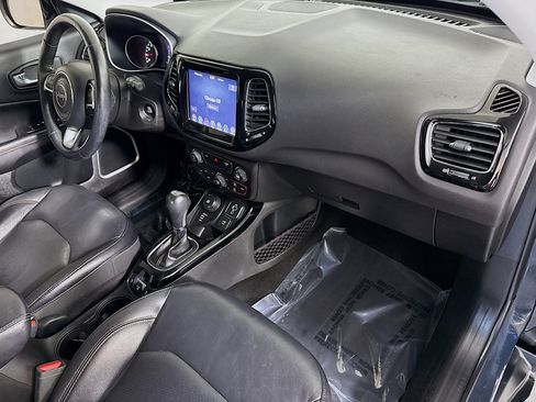 Used 2017 Jeep Compass Limited image 30