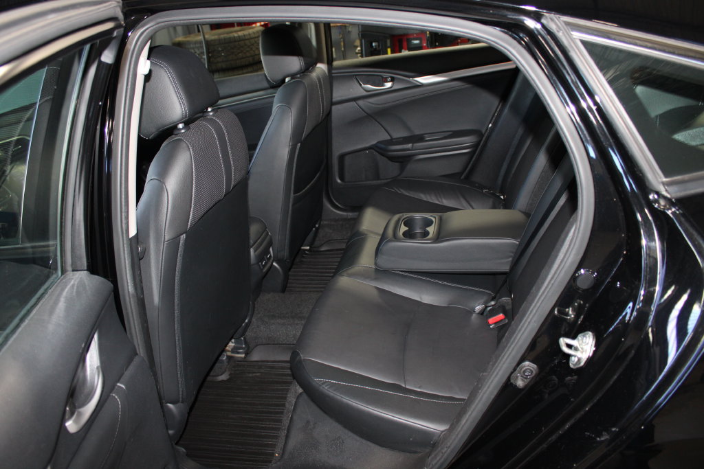 Used 2017 Honda Civic Touring image 10