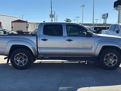 Used 2014 Toyota Tacoma PreRunner w/ SR5 Package image 3