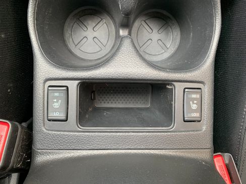 Used 2018 Nissan Rogue SV AWD/4WD image 19