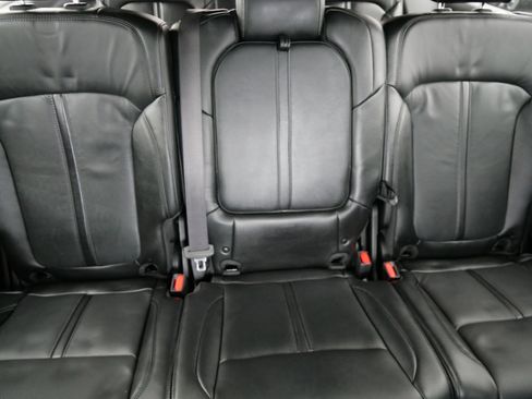 Used 2022 Jeep Wagoneer Series III AWD/4WD image 13