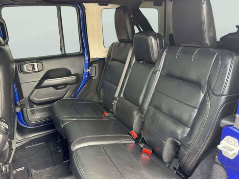 Used 2019 Jeep Wrangler Unlimited Sahara AWD/4WD image 40