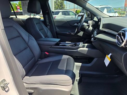 Used 2025 Chevrolet Equinox LT w/ Convenience Package II AWD/4WD image 18