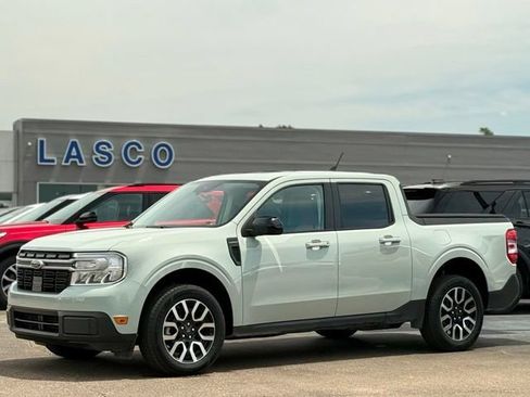Used 2024 Ford Maverick Lariat FWD image 1