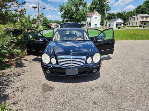 Used 2009 Mercedes-Benz E 350 4MATIC Sedan image 30