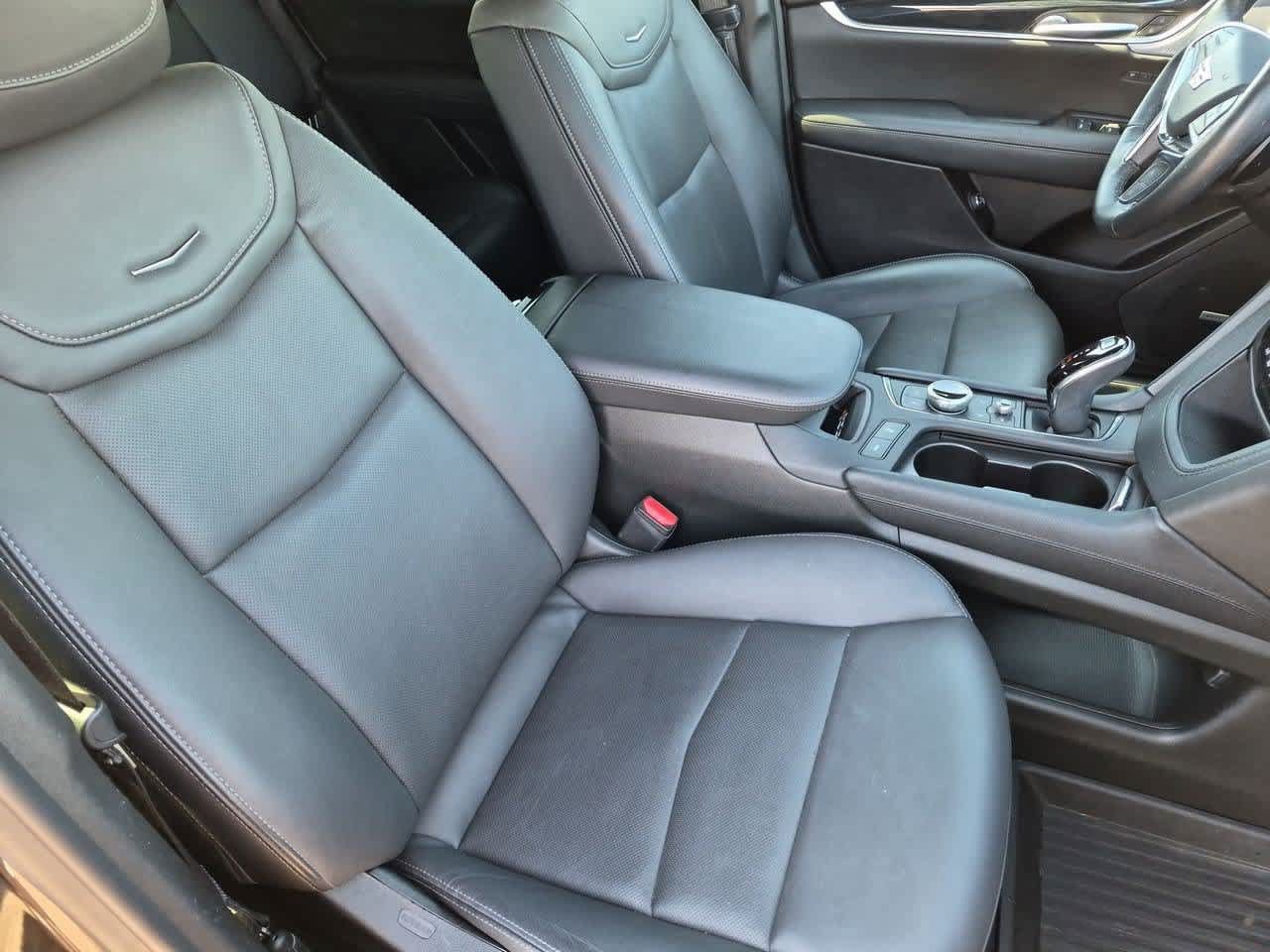 Used 2024 Cadillac XT5 Premium Luxury w/ LPO, Floor Liner Package AWD/4WD image 23