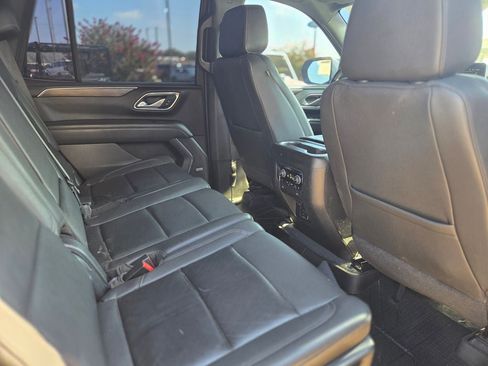 Used 2022 Chevrolet Tahoe Z71 w/ Luxury Package AWD/4WD image 11