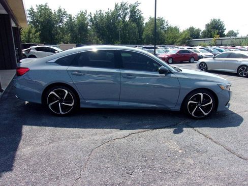 Used 2022 Honda Accord Sport image 4