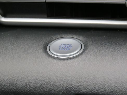 Used 2023 Hyundai Elantra SEL image 23