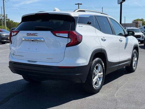 Used 2023 GMC Terrain SLE w/ Driver Convenience Package image 8