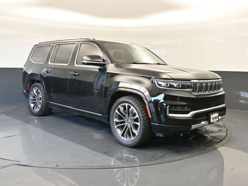 Used 2022 Jeep Grand Wagoneer Series III image 2