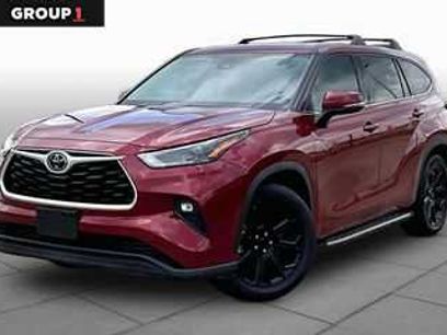 Used 2022 Toyota Highlander LE