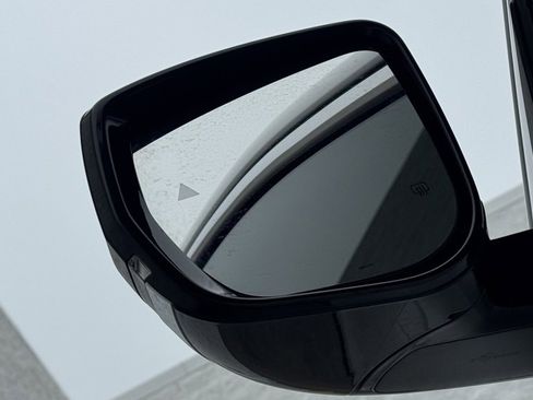 Used 2023 Jeep Grand Cherokee Limited image 19