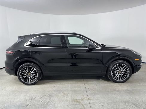 Certified 2019 Porsche Cayenne image 8