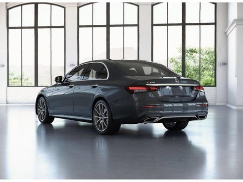 Used 2023 Mercedes-Benz E 350 4MATIC Sedan image 29