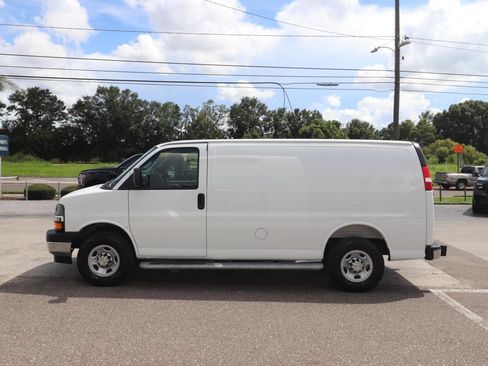Used 2025 Chevrolet Express 2500 w/ Driver Convenience Package RWD image 8