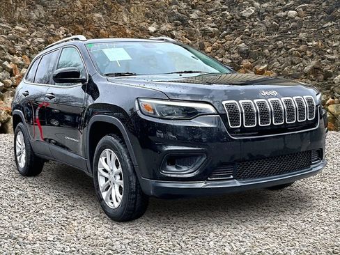 Used 2019 Jeep Cherokee Latitude w/ Cold Weather Group AWD/4WD image 8
