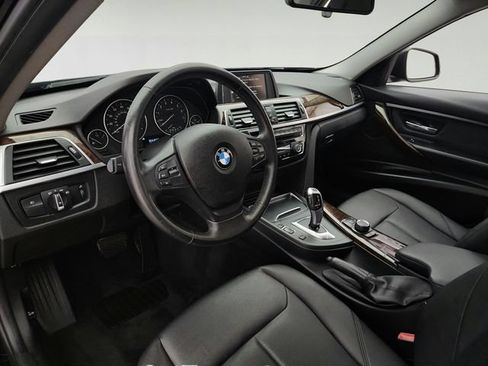 Used 2017 BMW 320i xDrive Sedan AWD/4WD image 9