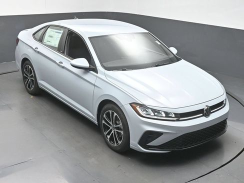 Used 2026 Volkswagen Jetta Sport FWD image 41
